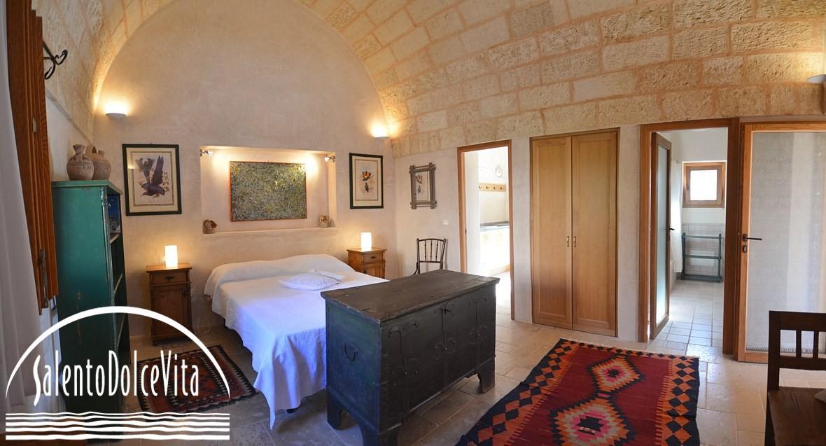 Guest house A double bedroom F with access from cloister