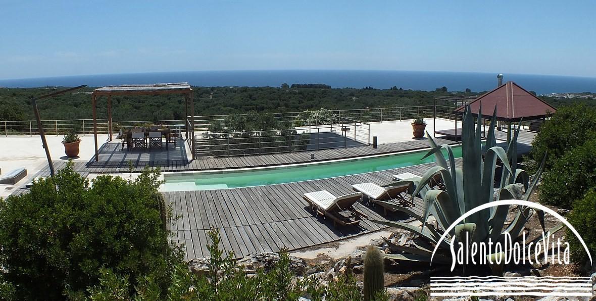 Piscina vista mare