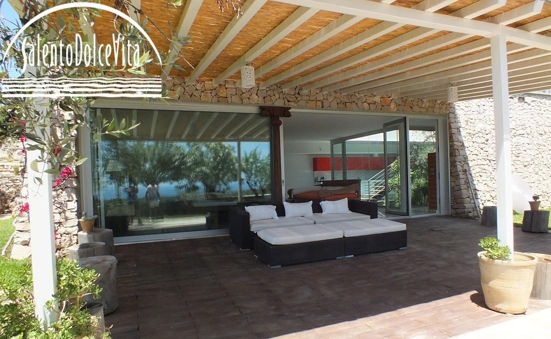 Pergola attrezzata vista mare