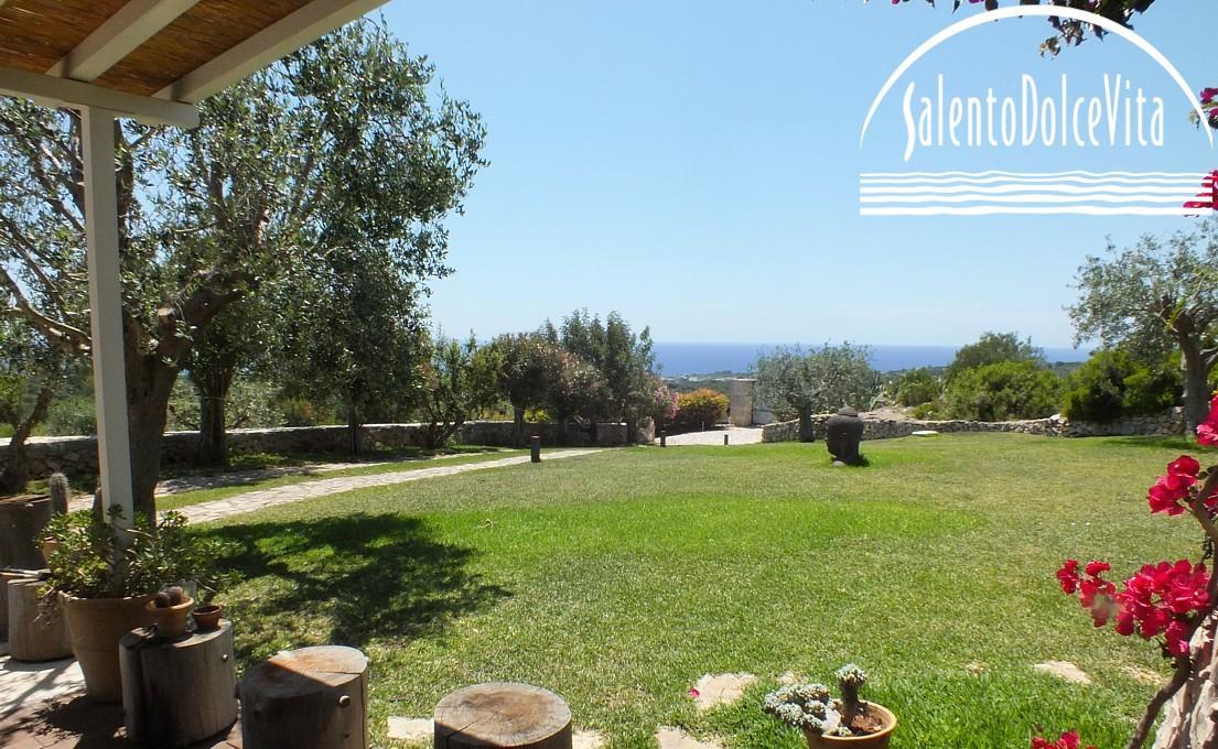 Pergola attrezzata vista mare