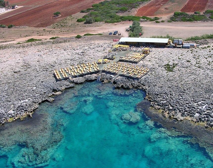 Plage à Santa Maria al Bagno à 6 km