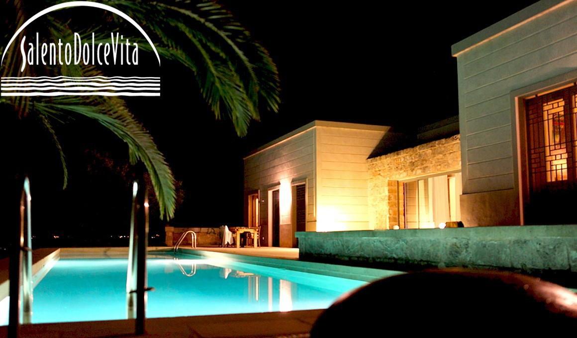 Piscina di notte