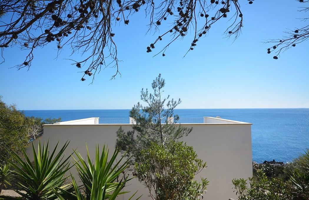 Jardin avec vue sur la mer - à l‘arrière de la maison