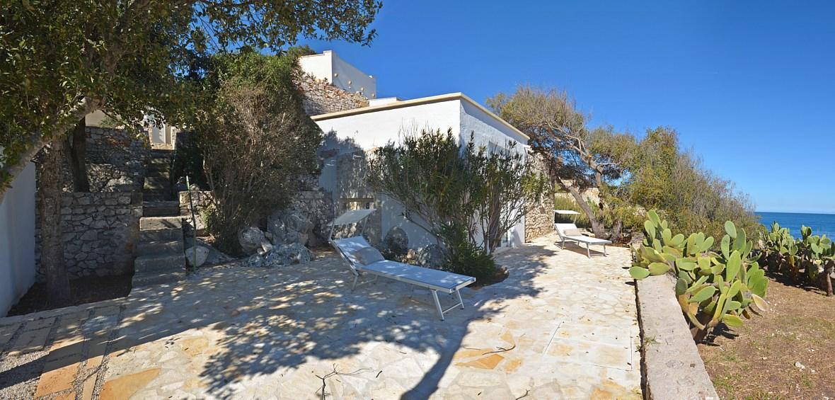 Dépandance -Troisième terrasse avec vue sur la mer