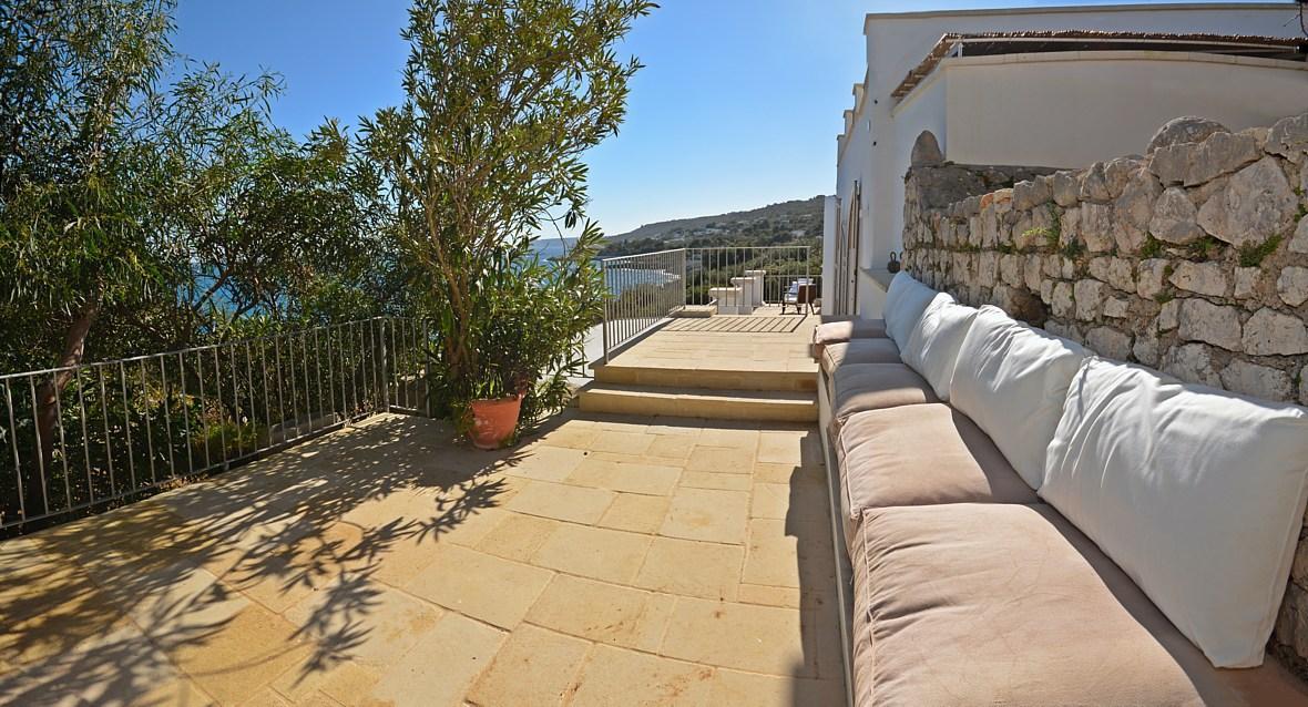 Erster Stock - Ausgestattene Terrasse mit Meerblick