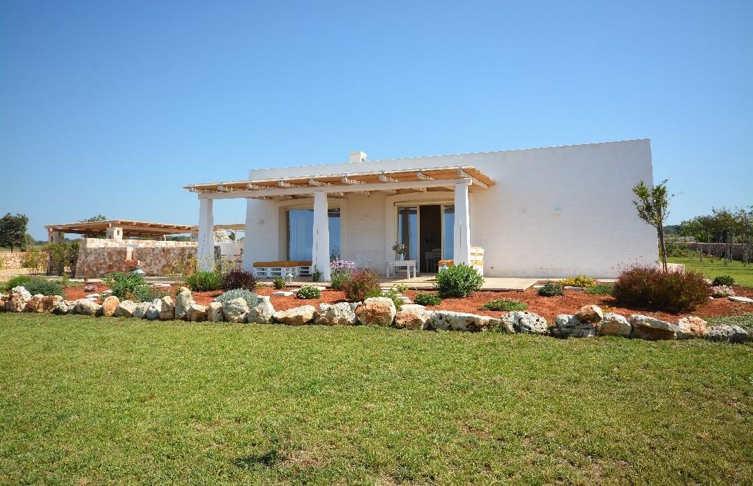 The garden and the house facade