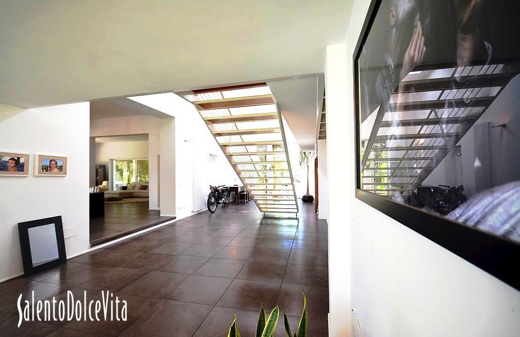 Dining area - Hall entrance view