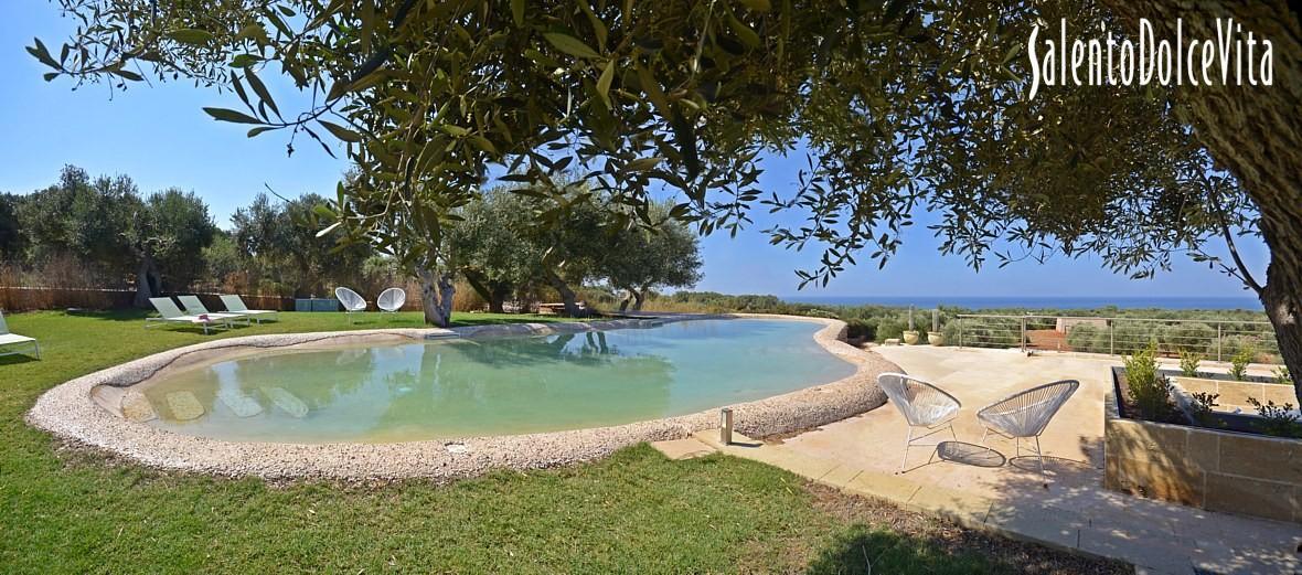 Piscina e vista panoramica del mare