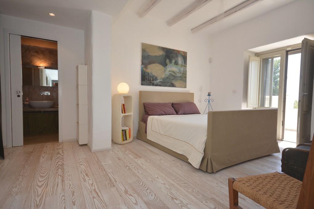 First floor Double bedroom A