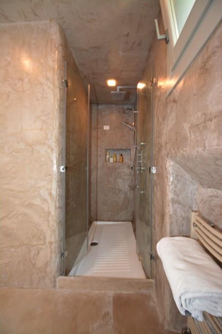 first floor Double bedroom A Bathroom