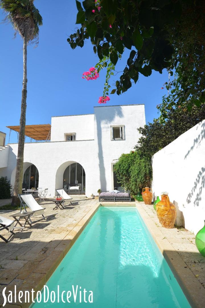 courtyard with swimming pool