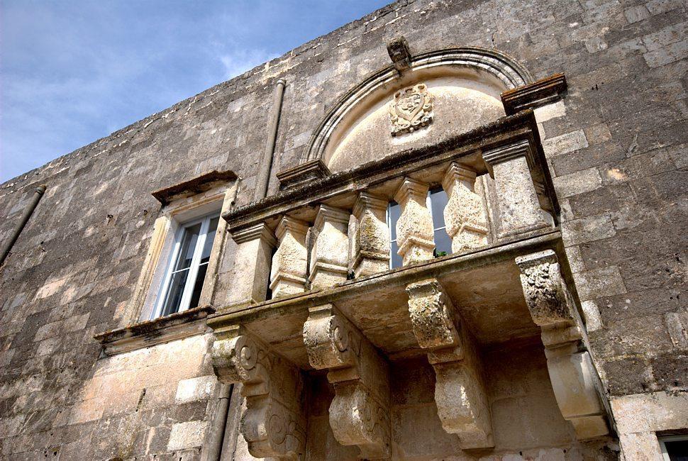 Ancienne façade avec Balcon