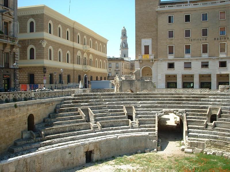 Lecce - vieille ville - Centre historique - amphithéâtre romain