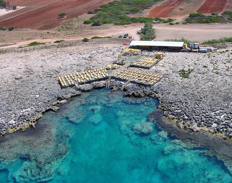 Litos beach club in Torre Uluzzo (2 km)