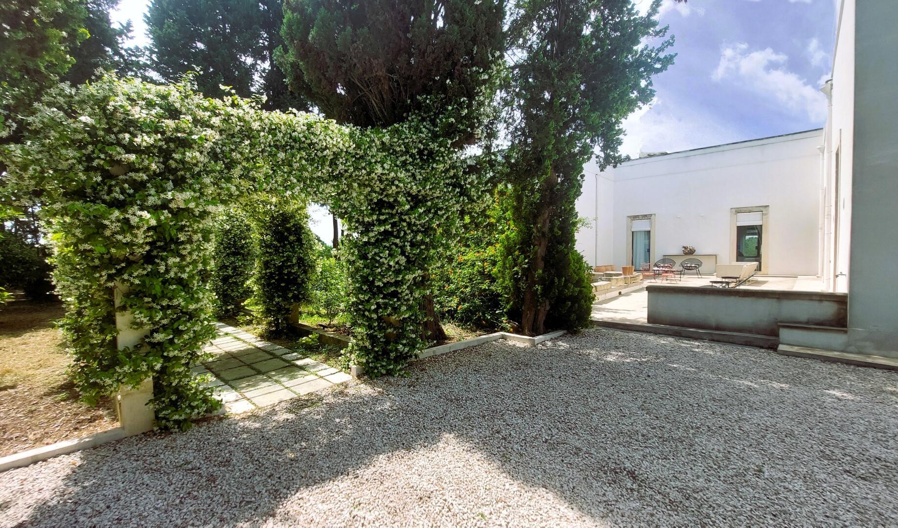 VILLA ARTESIA
