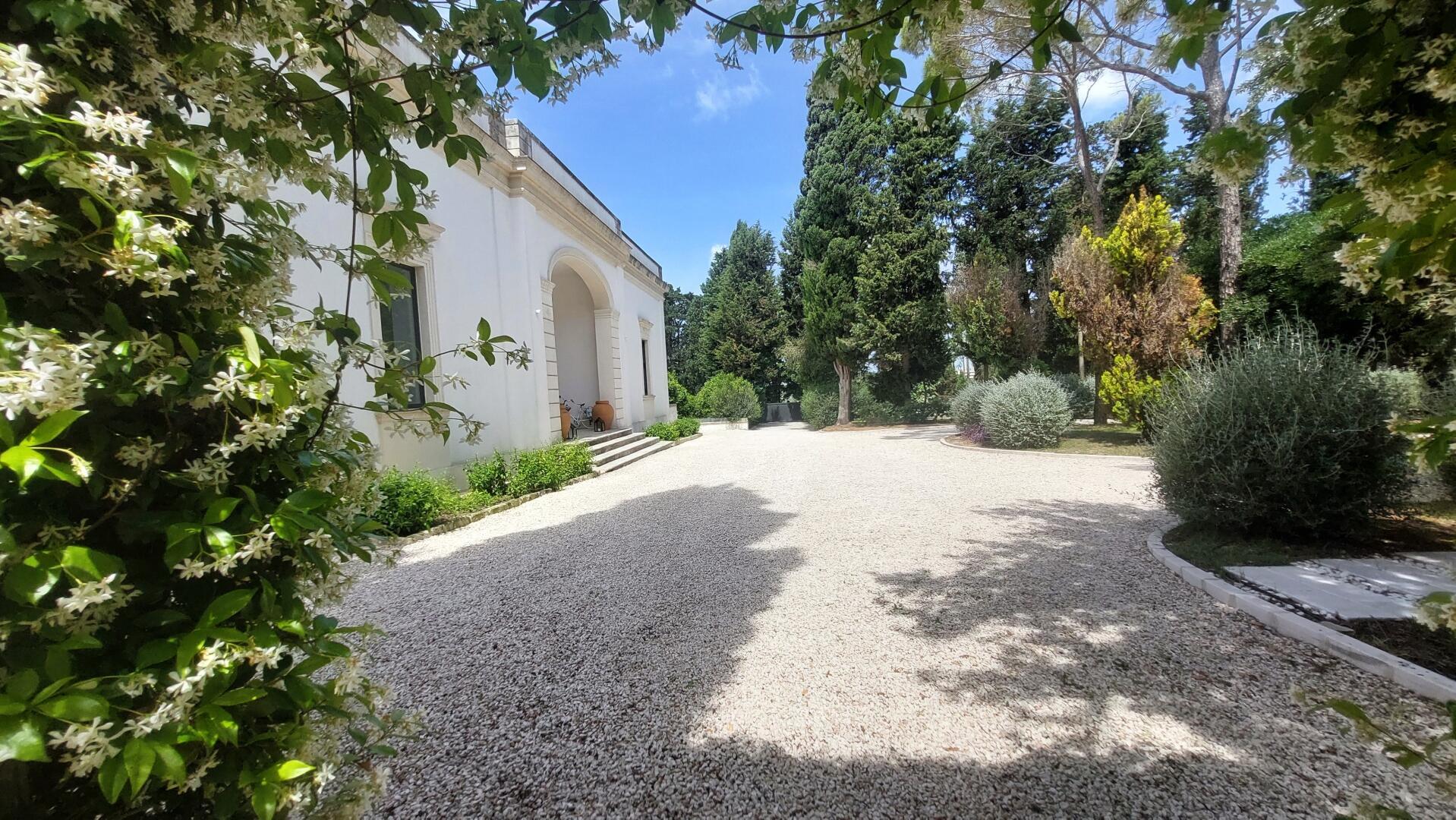 façade de l‘entrée principale de la villa