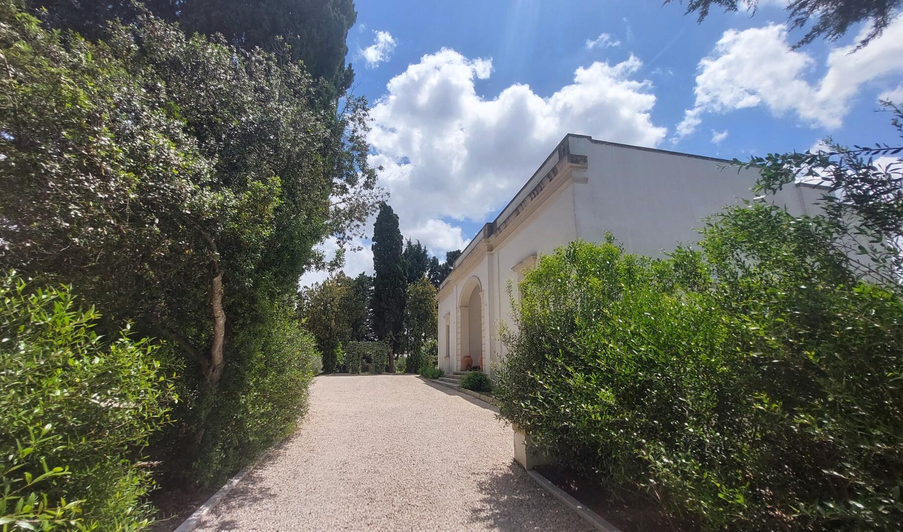 façade de l‘entrée principale de la villa