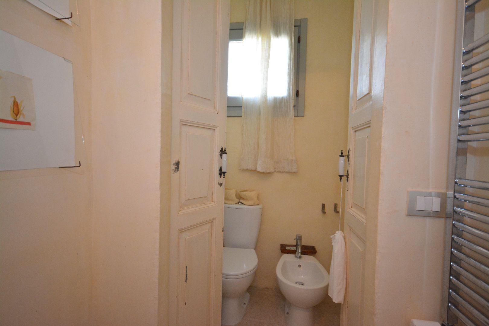 Casa principale, primo piano, camera matrimoniale, bagno