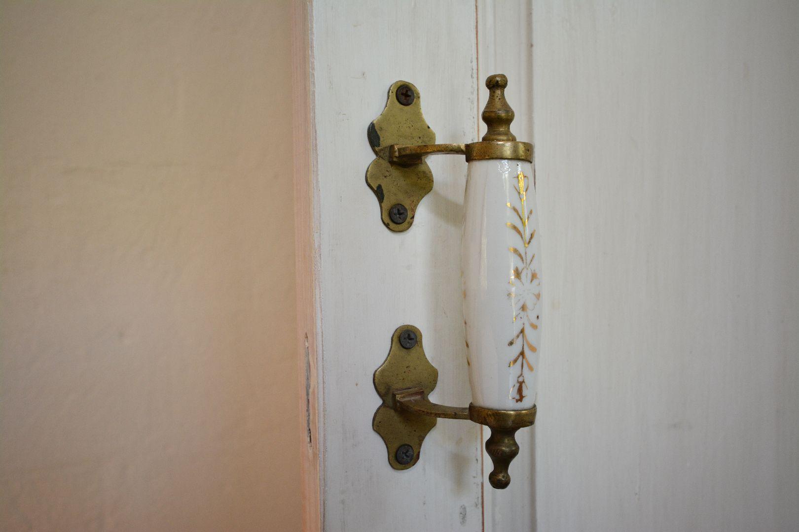 Main House, ground floor, at the rear, Double bedroom A, detail