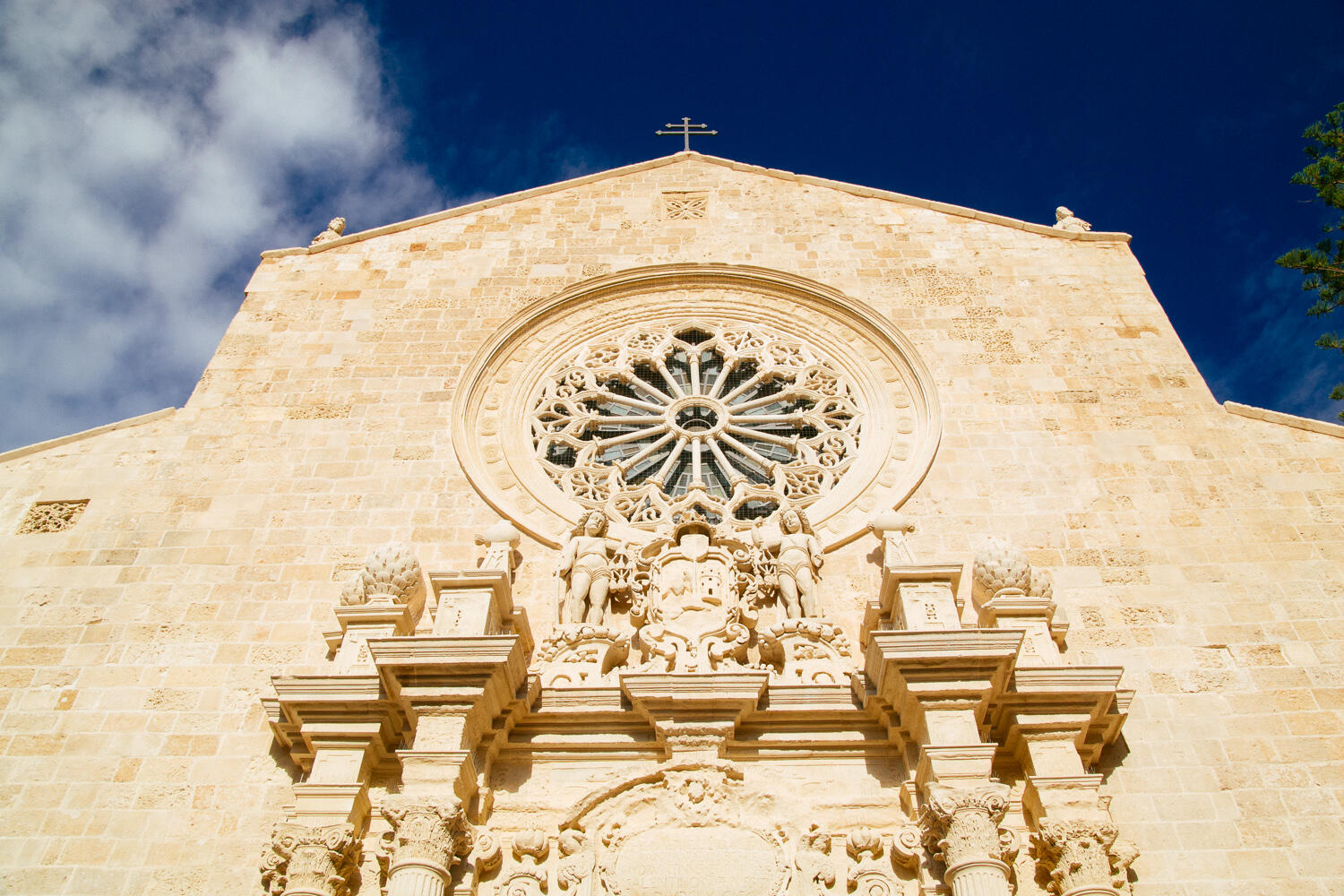 Otranto, centre historique avec une importante mosaïque de cathédrale romane