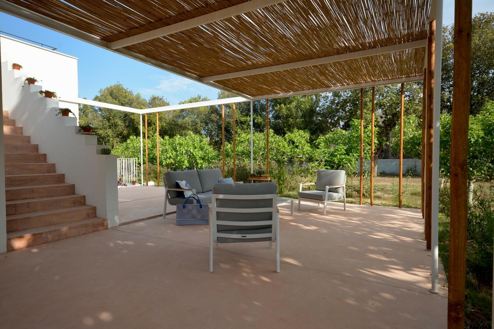 Outdoor furnished Pergola