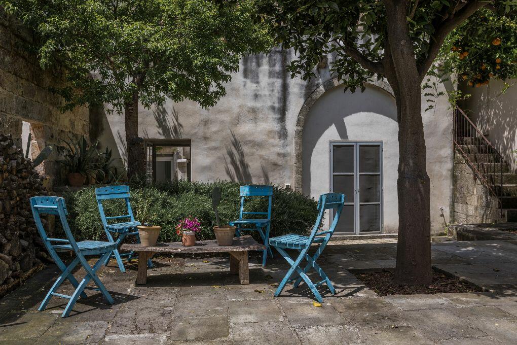 Outdoor sitting area