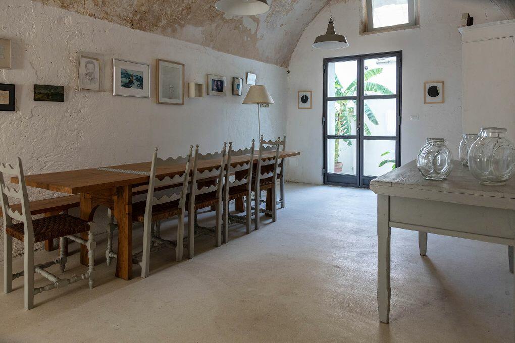 Salle à manger à côté de la cuisine