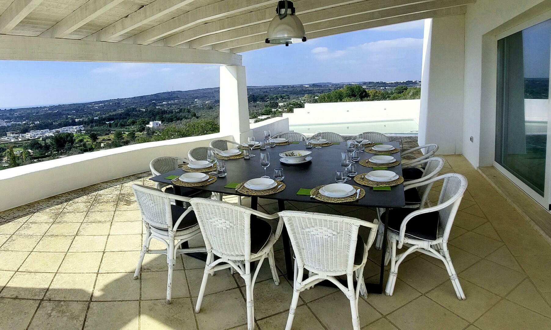 Tavolo esterno vista mare