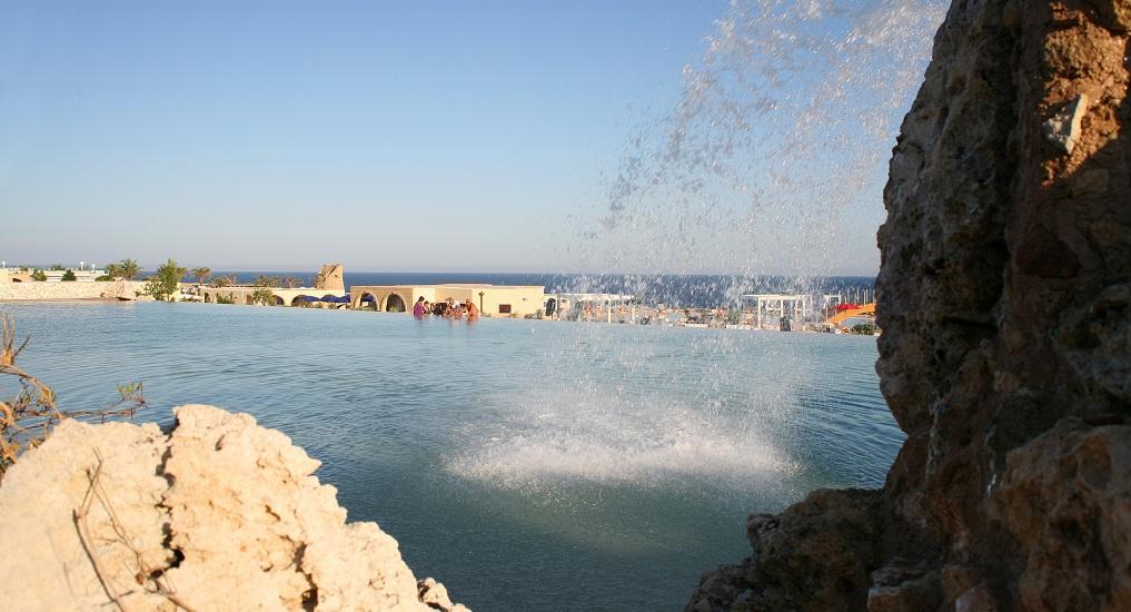 Etablissements balnéaires  avec piscine à 100 m