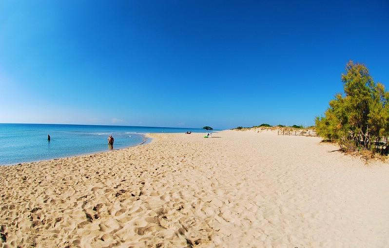 Spiaggia di sabbia Pesculuse 15 km