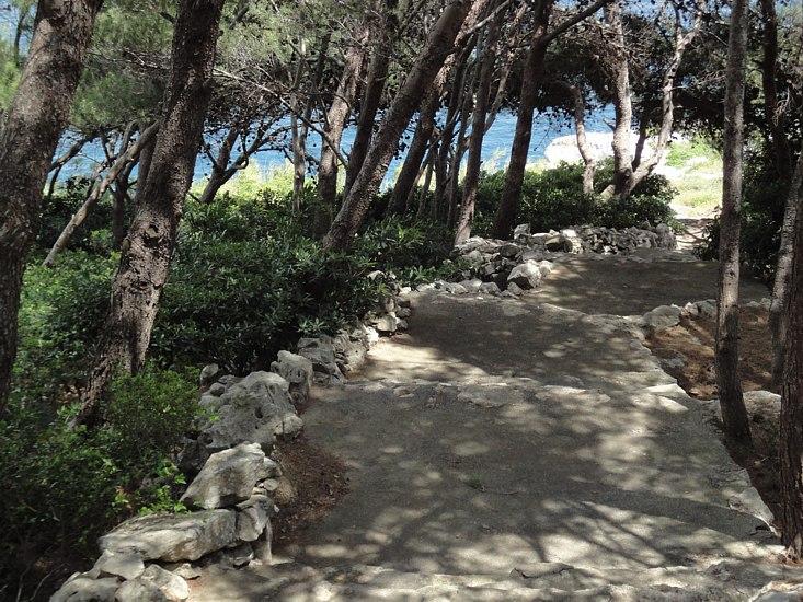 Path to private rocky cove