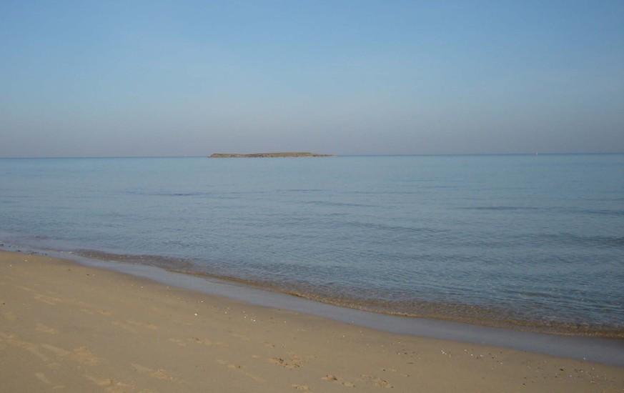 Apani sandy beach 12 Km