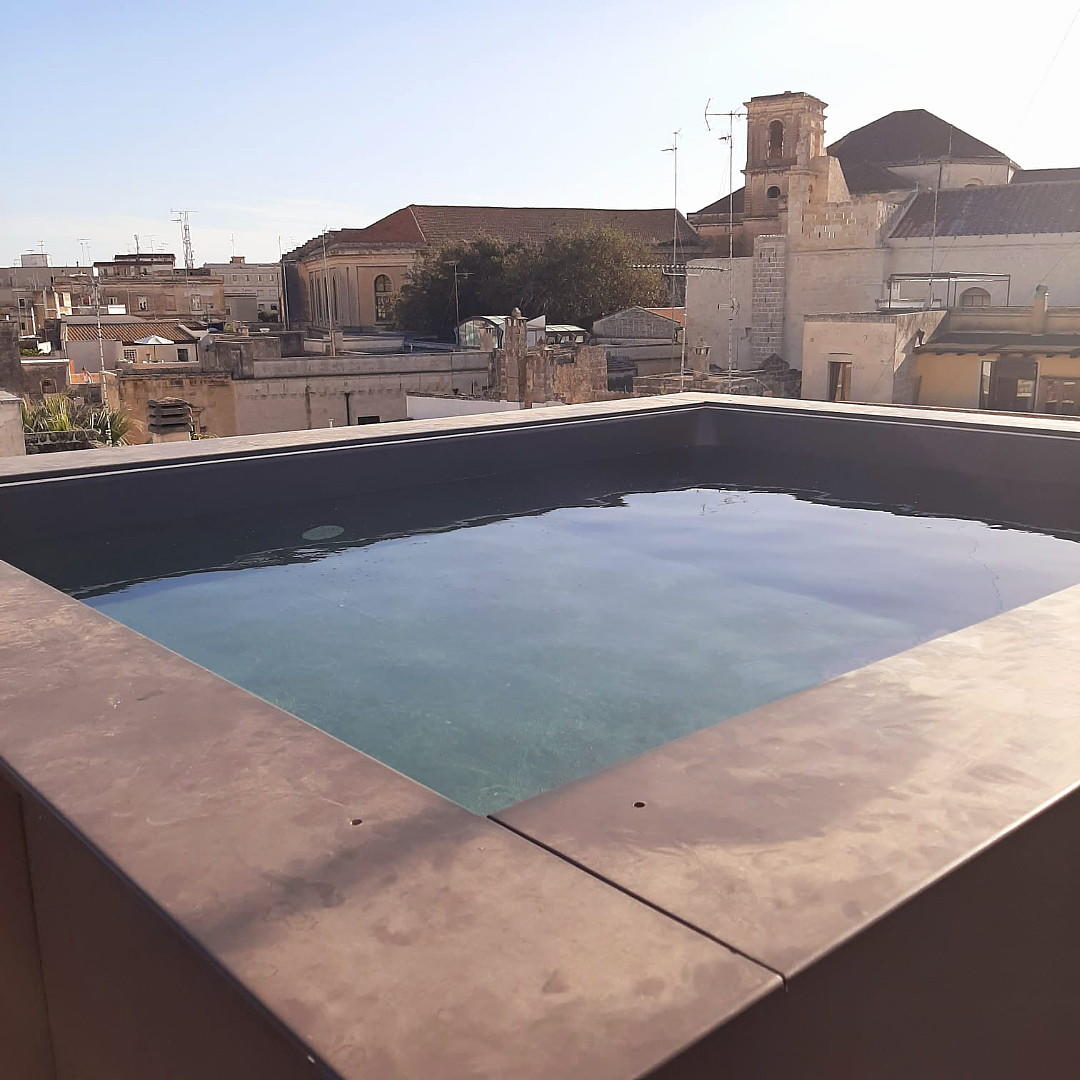 2ème étage - toit - terrasse meublée avec petit piscine
