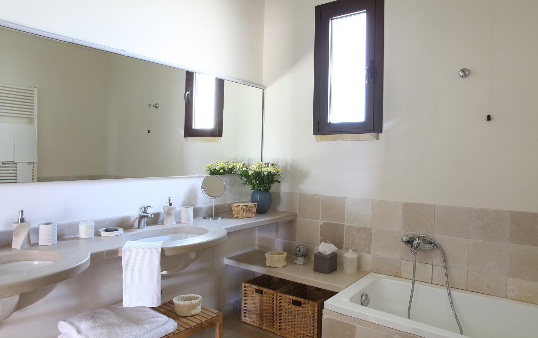 Suite Chapiteaux bathroom