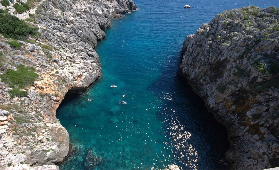 baia del ponte Ciolo caletta di scoglio 7 km