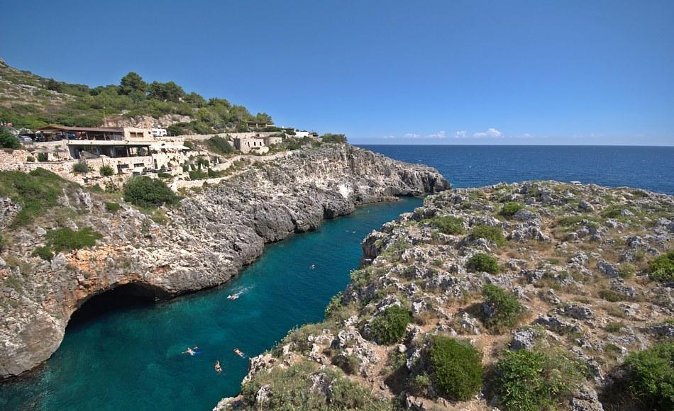 baia del ponte Ciolo caletta di scoglio 7 km