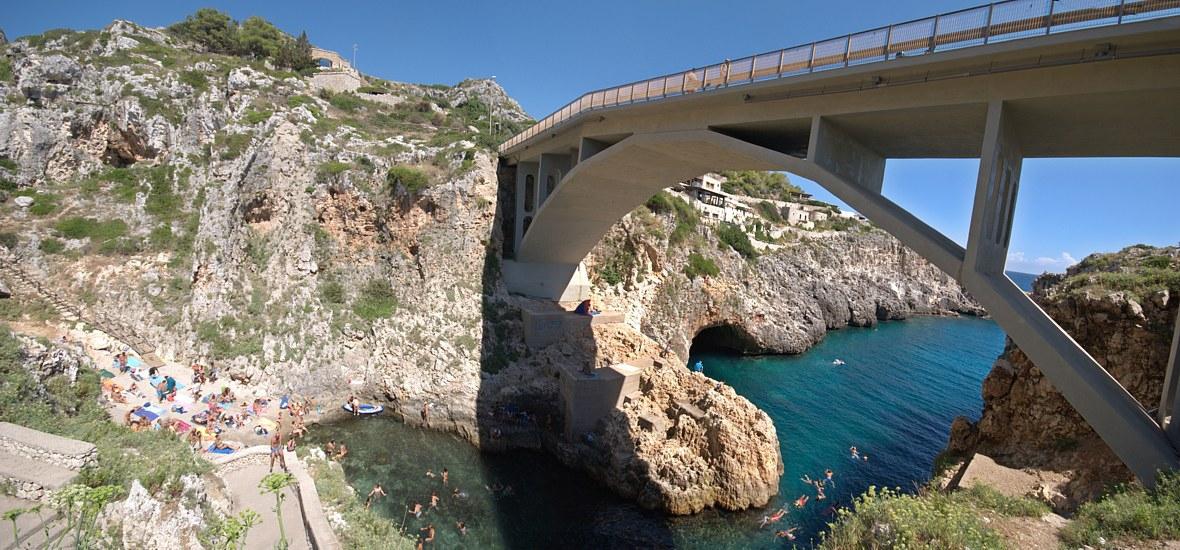 baia del ponte Ciolo caletta di scoglio 7 km