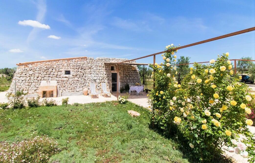 Vue côté piscine du trullo