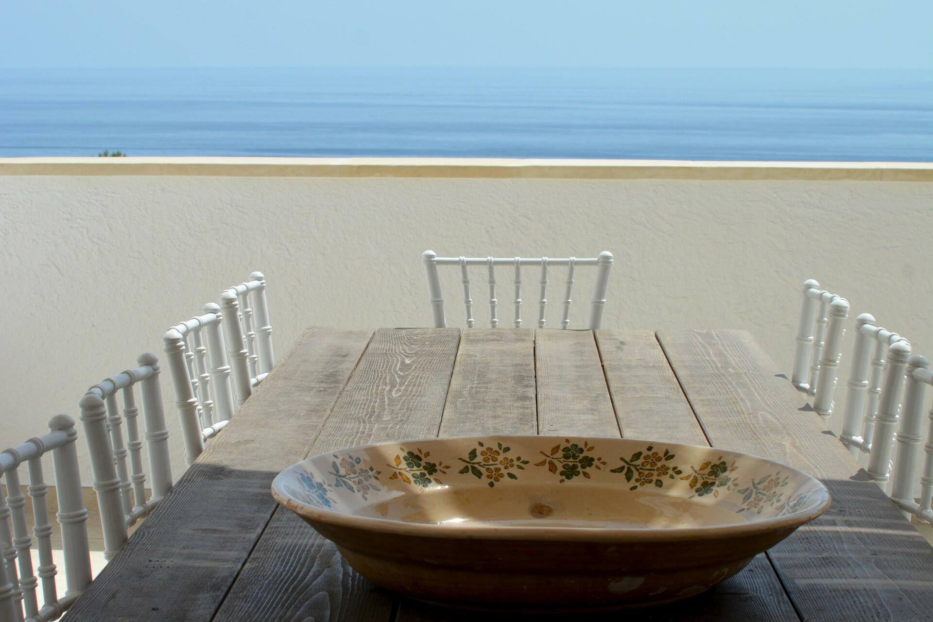 Primo piano - Terrazza attrezzata vista mare