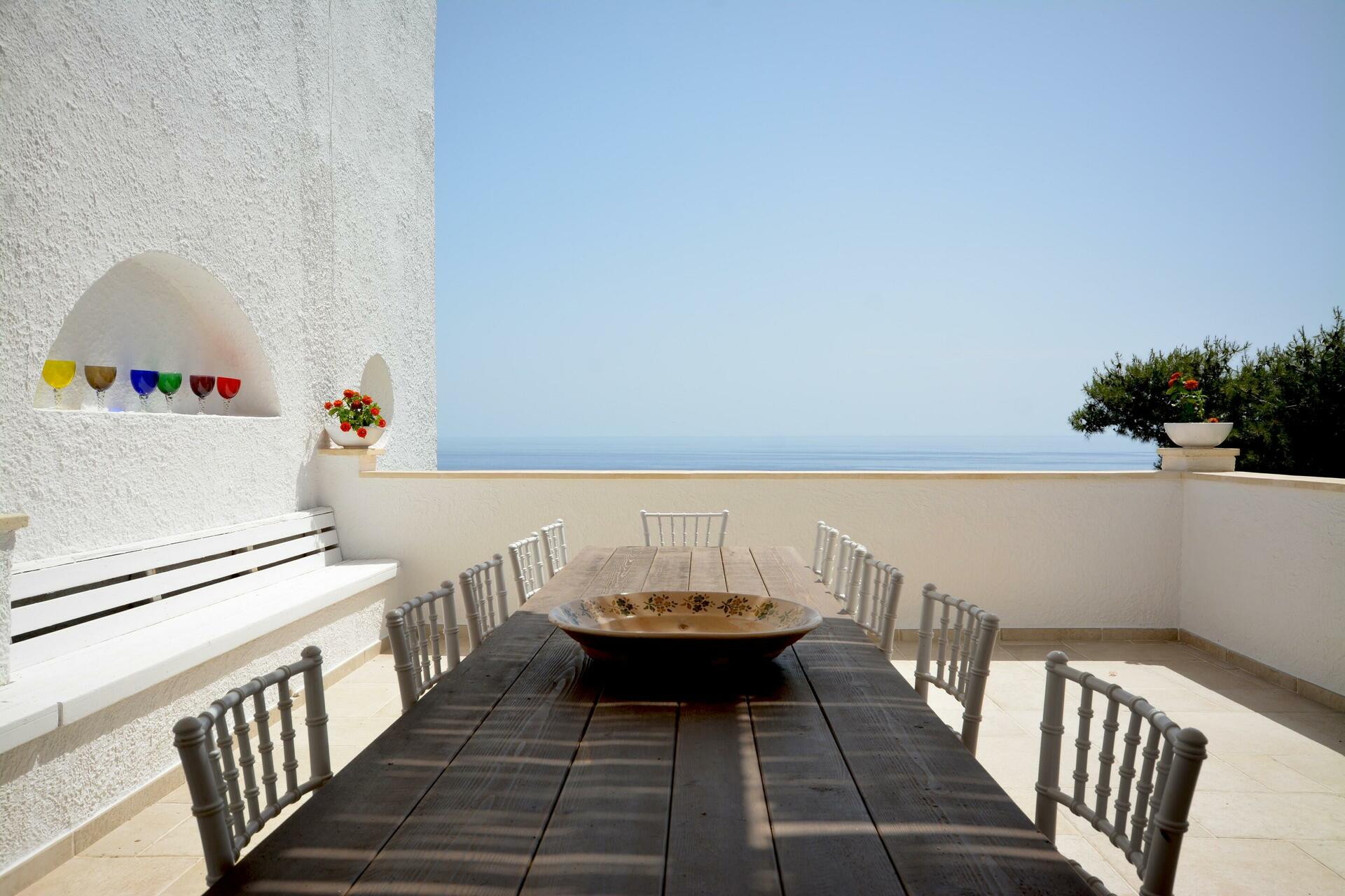 Primo piano - Terrazza attrezzata vista mare