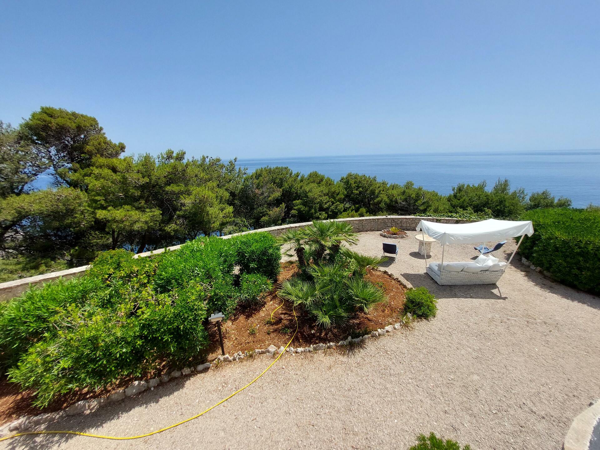 Vue de la terrasse équipée