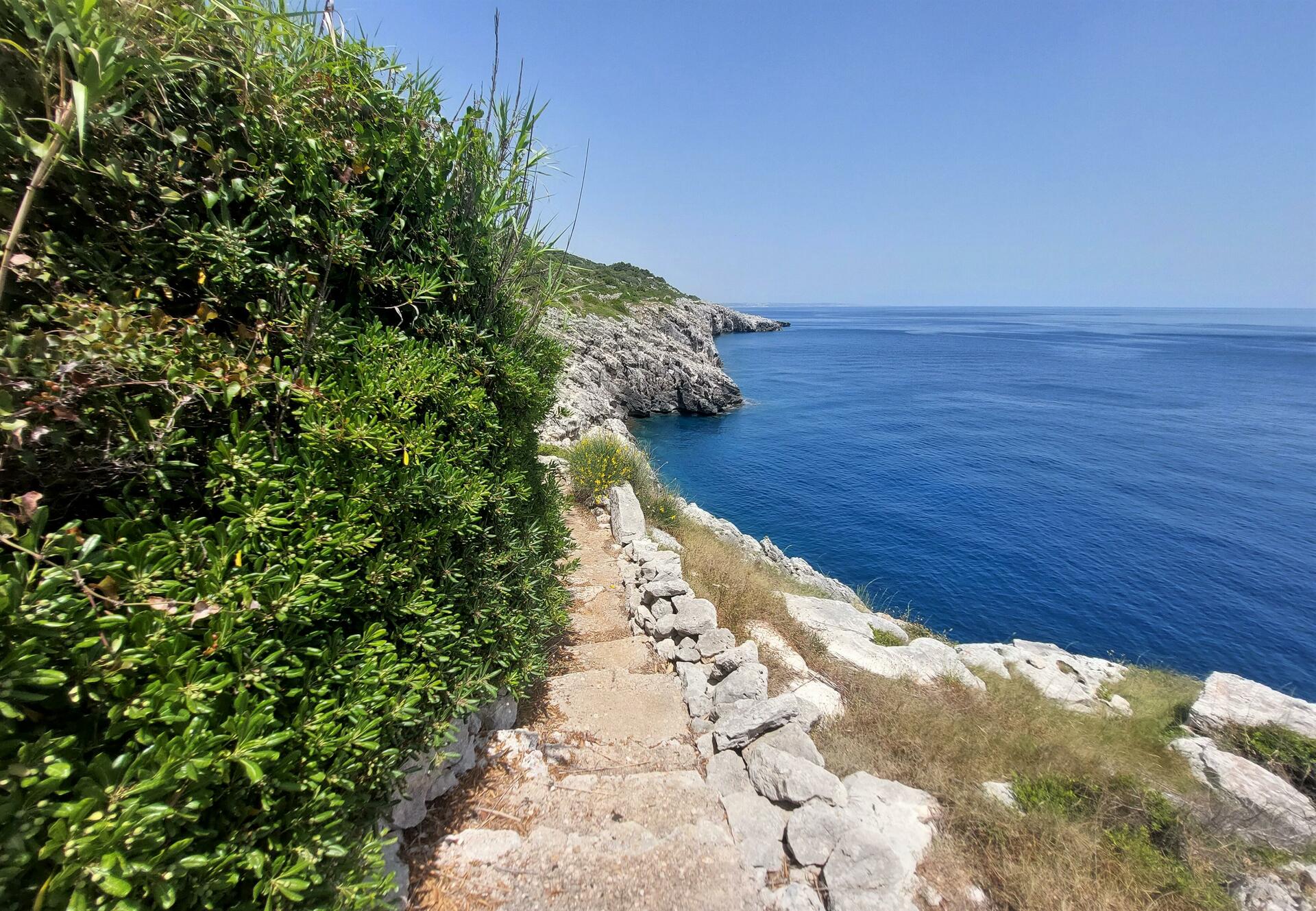 Sentiero per l‘accesso al mare