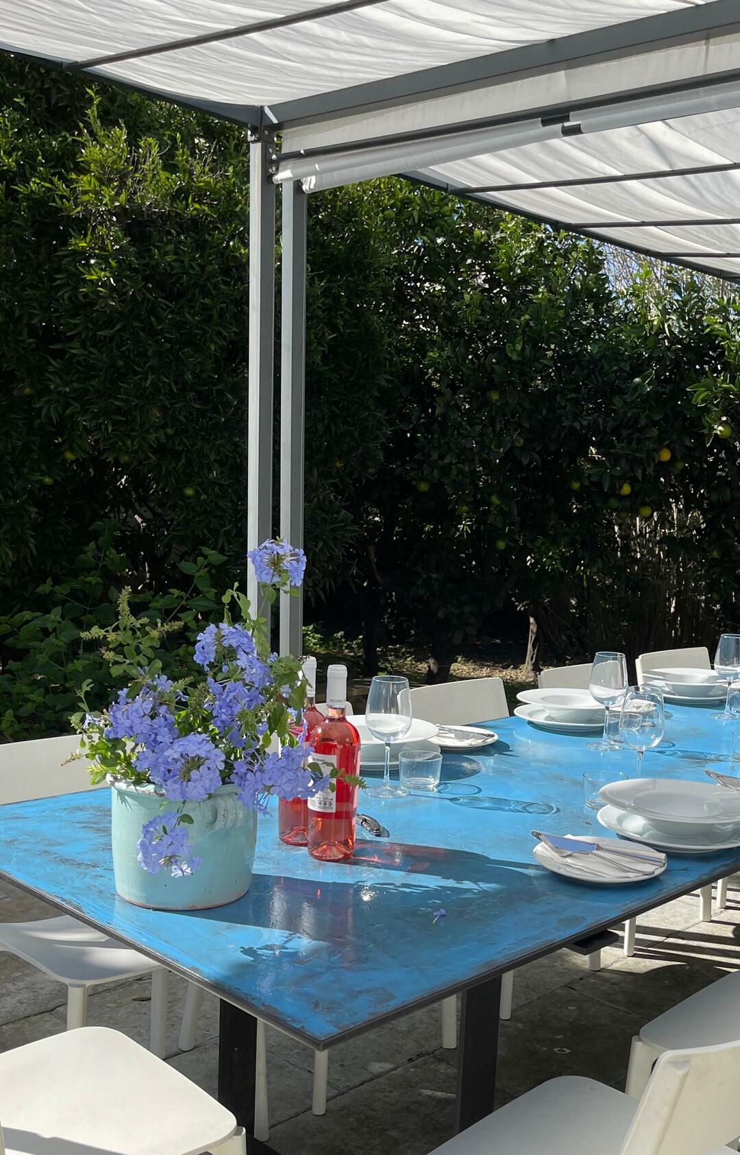 12-seater outdoor table