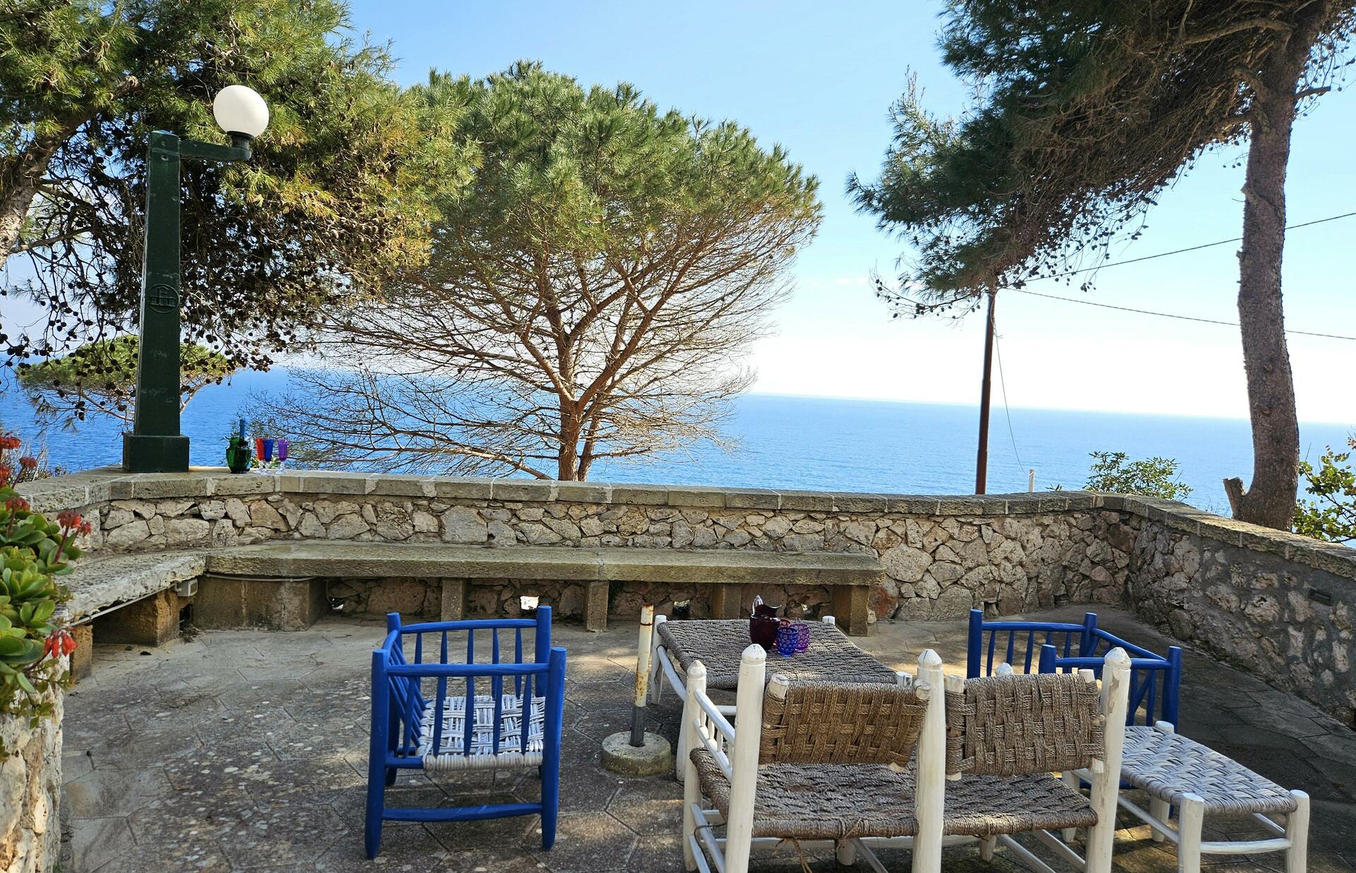 Corpo principale - Terrazza attrezzata vista mare