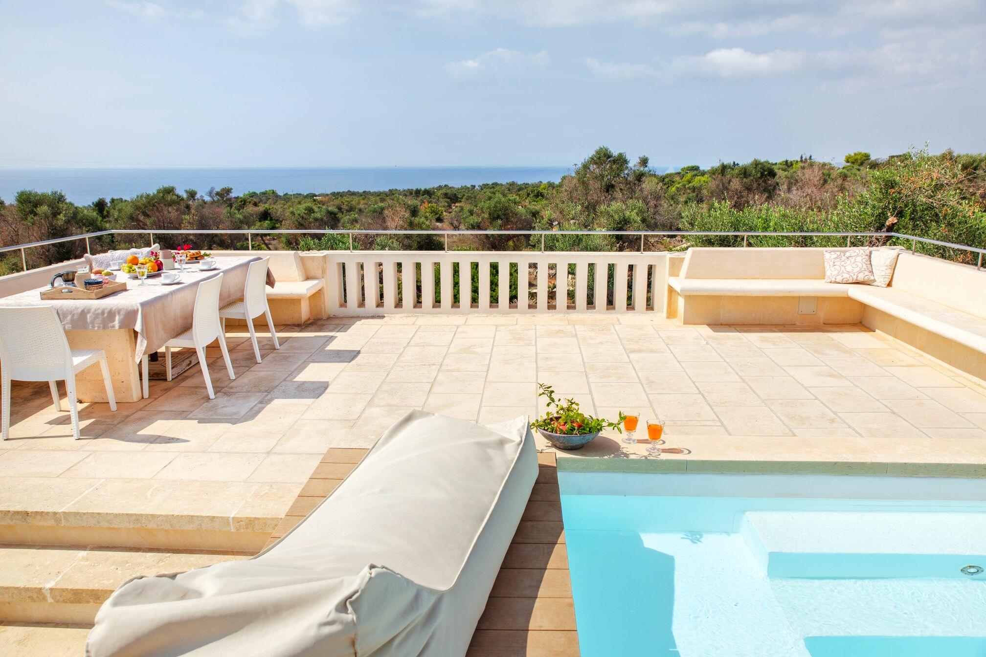 Villa furnished roof top with jacuzzi pool & sea view
