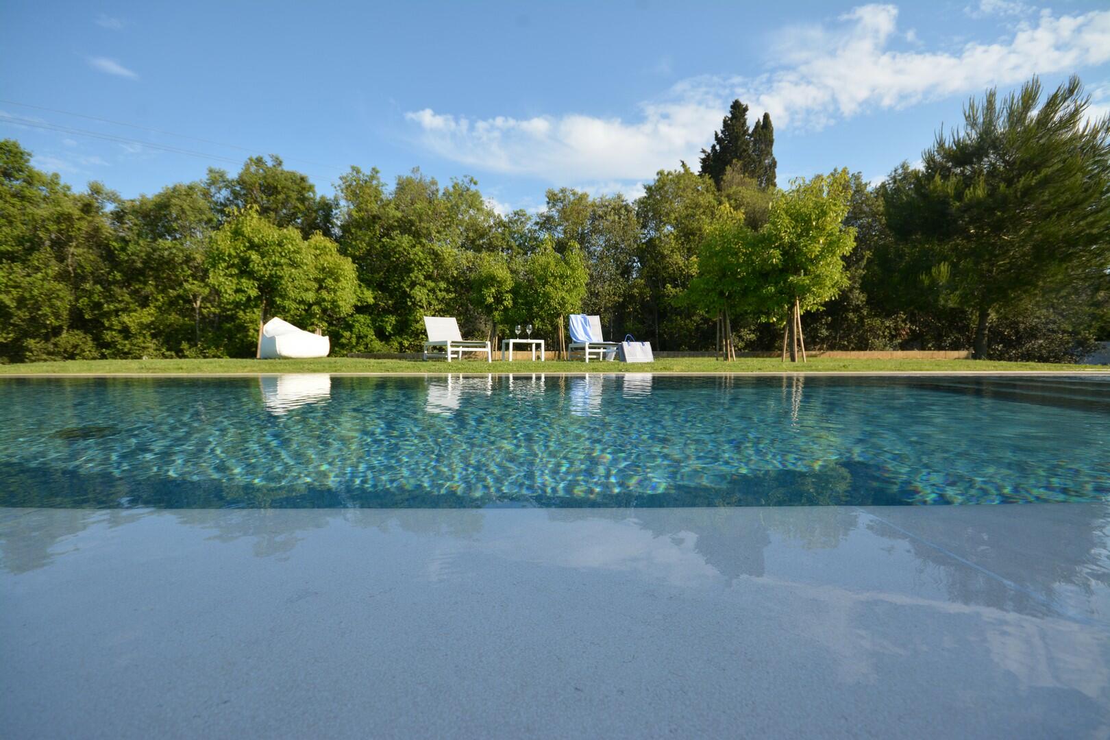 Area piscina attrezzata