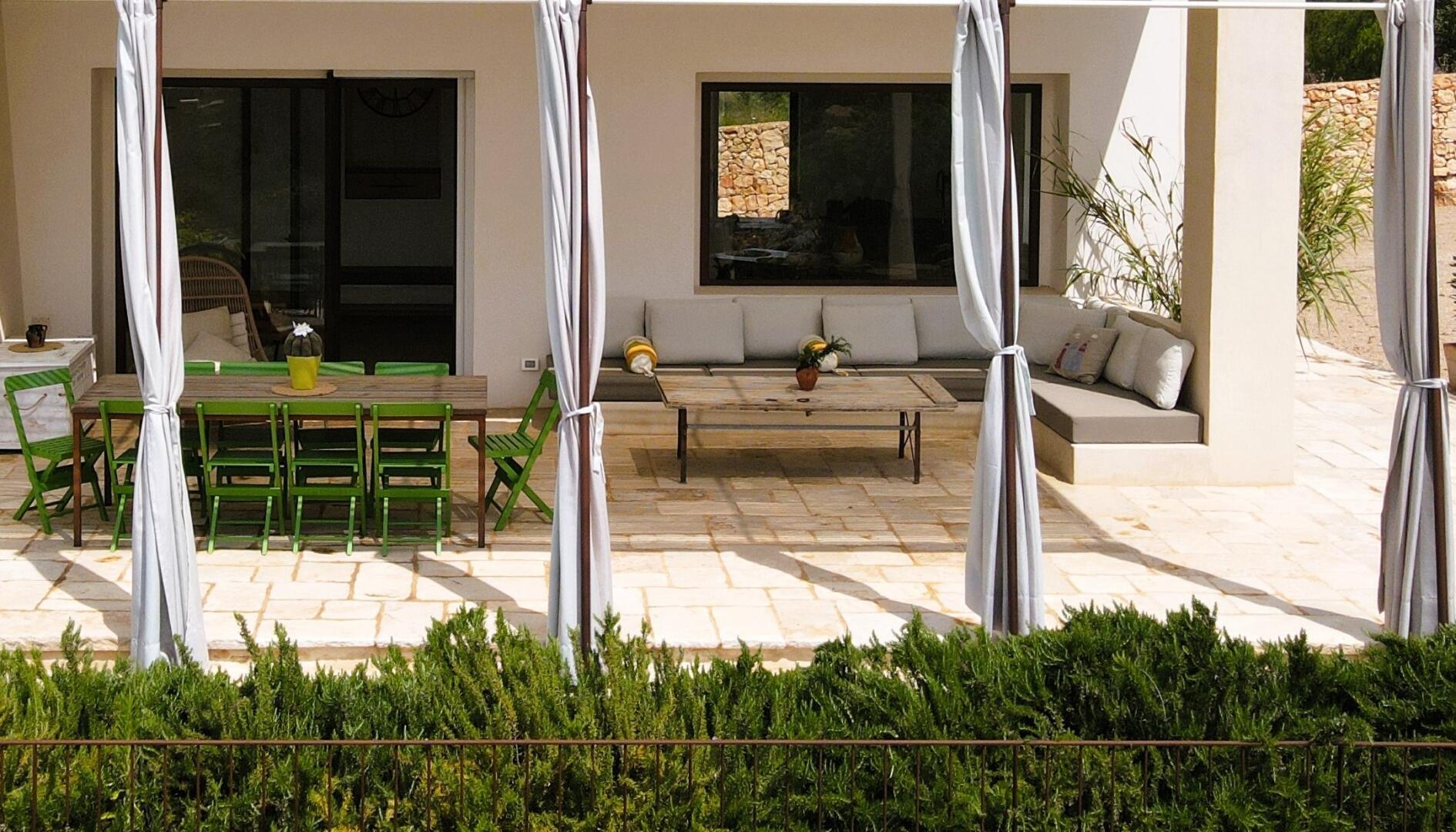 VILLA DORA