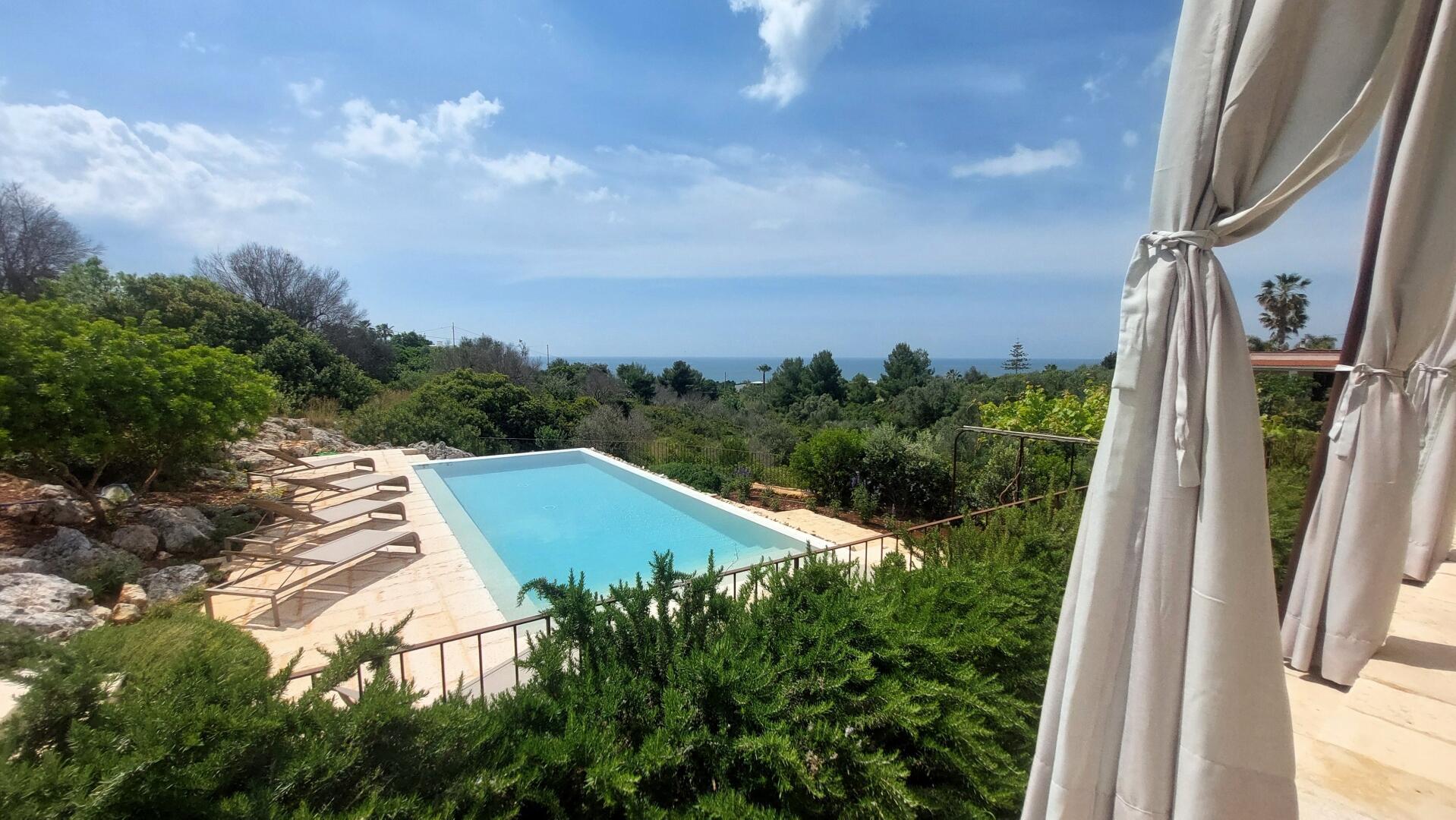 VILLA DORA