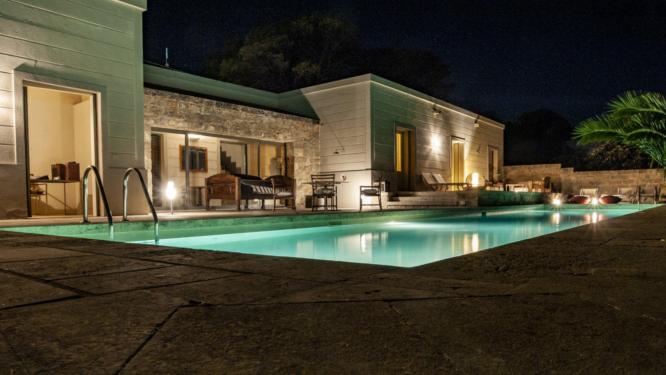 Piscina di notte