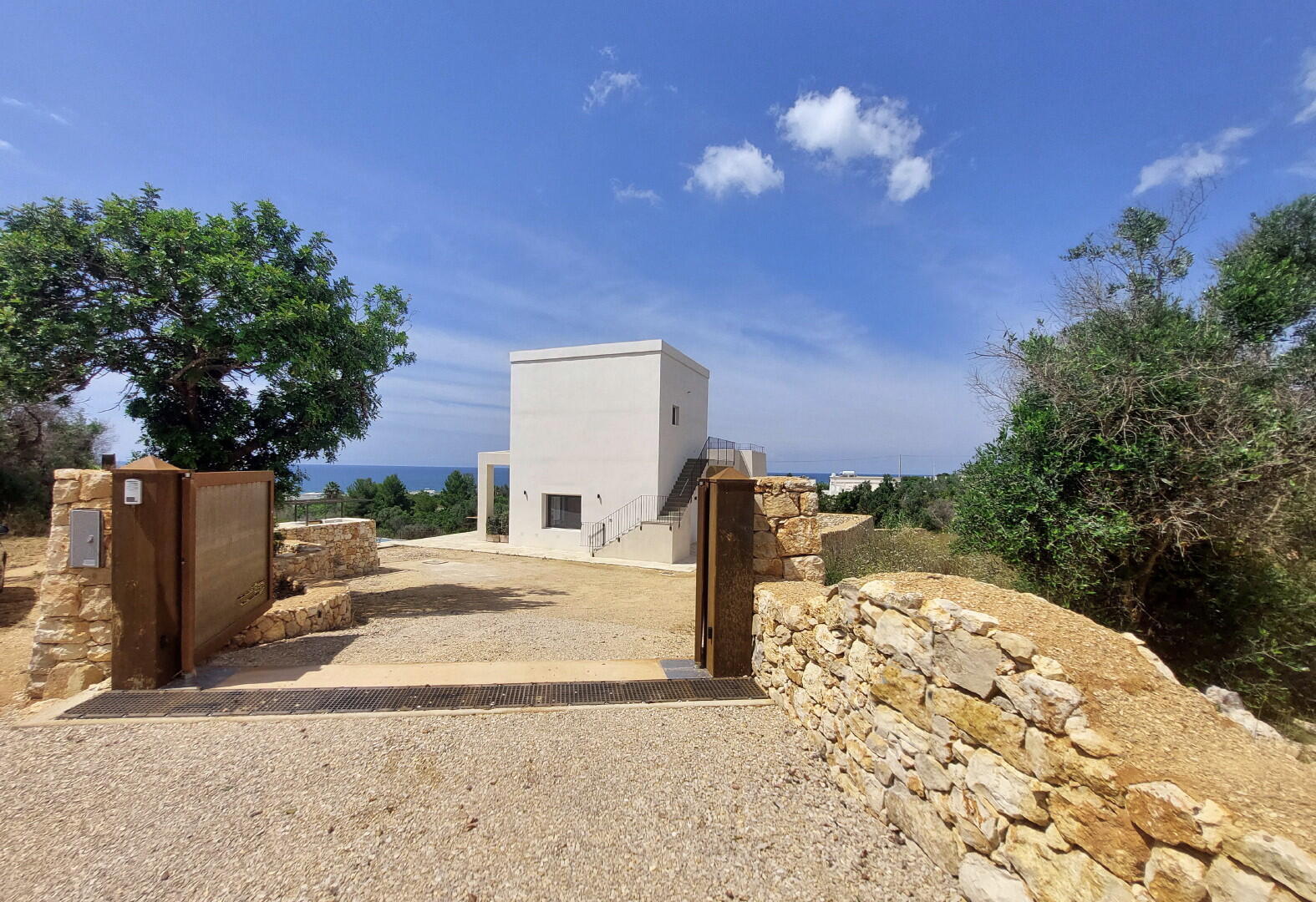 VILLA DORA